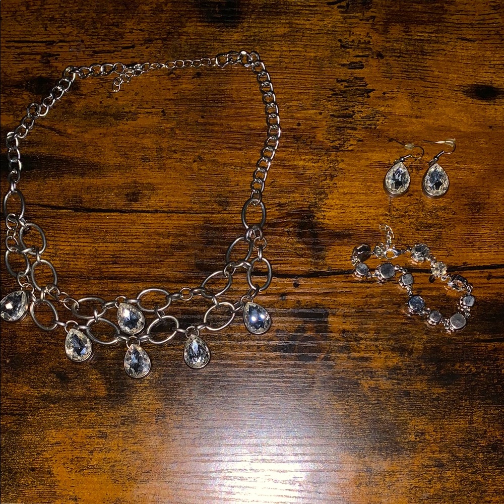 Elegant Silver Jewelry Set